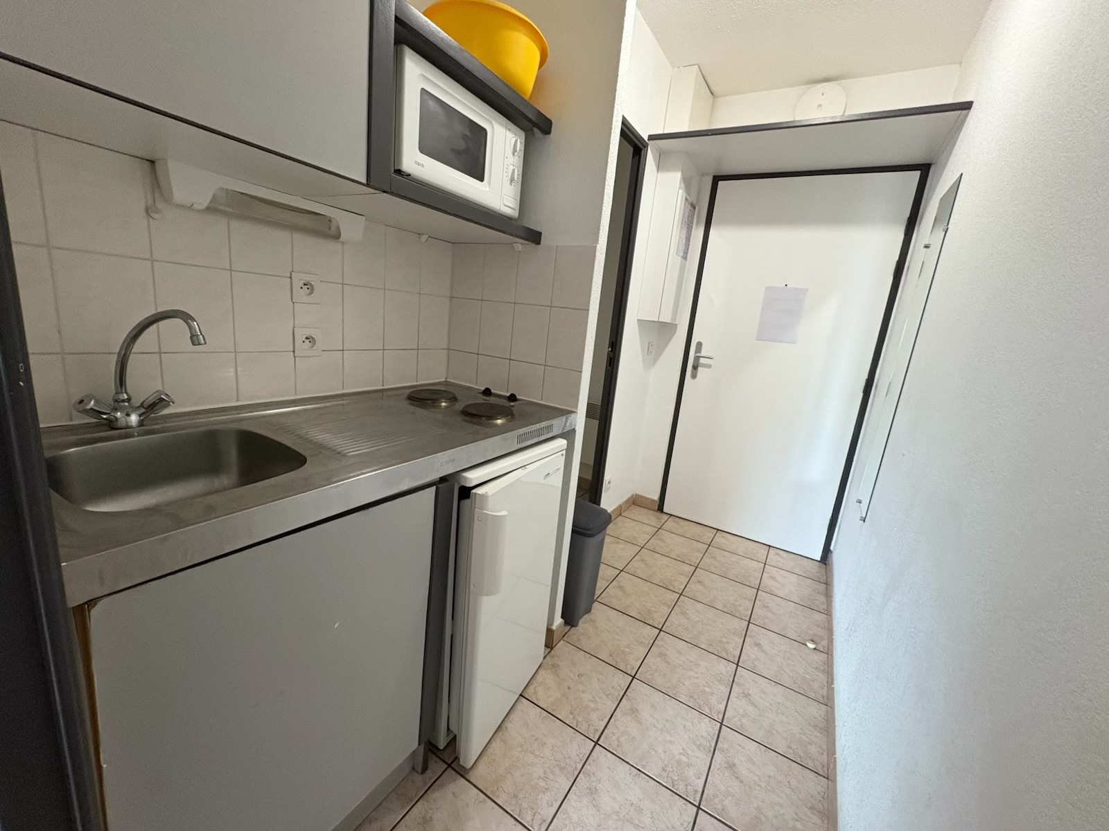 Saint-Étienne Faculté Tréfilerie F1 meublé bon état disponible de suite.