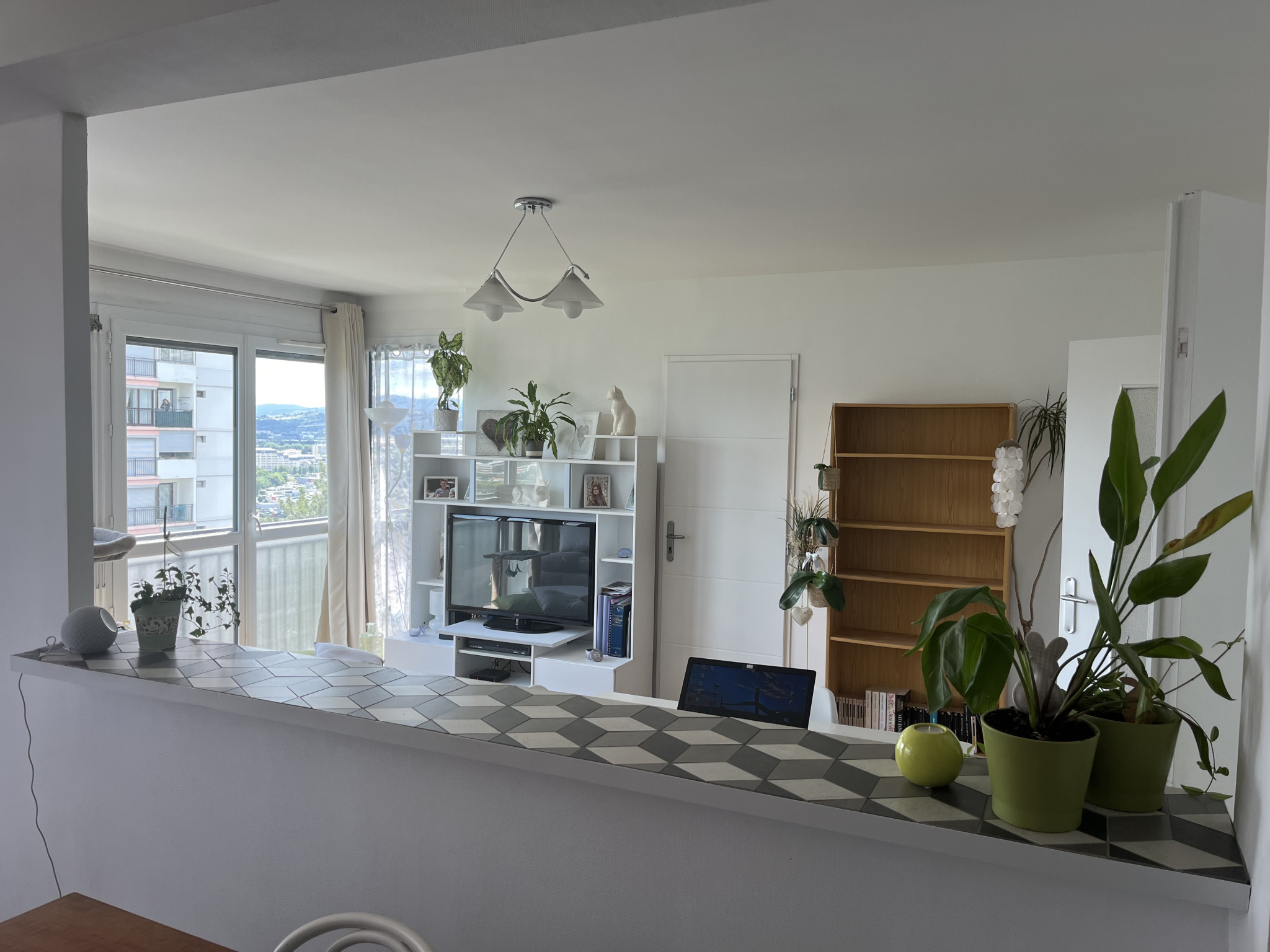 Villars La Feuilletière Tour no5  F3 Meublé / Cuisine équipée  disponible le 23 aout  2026.