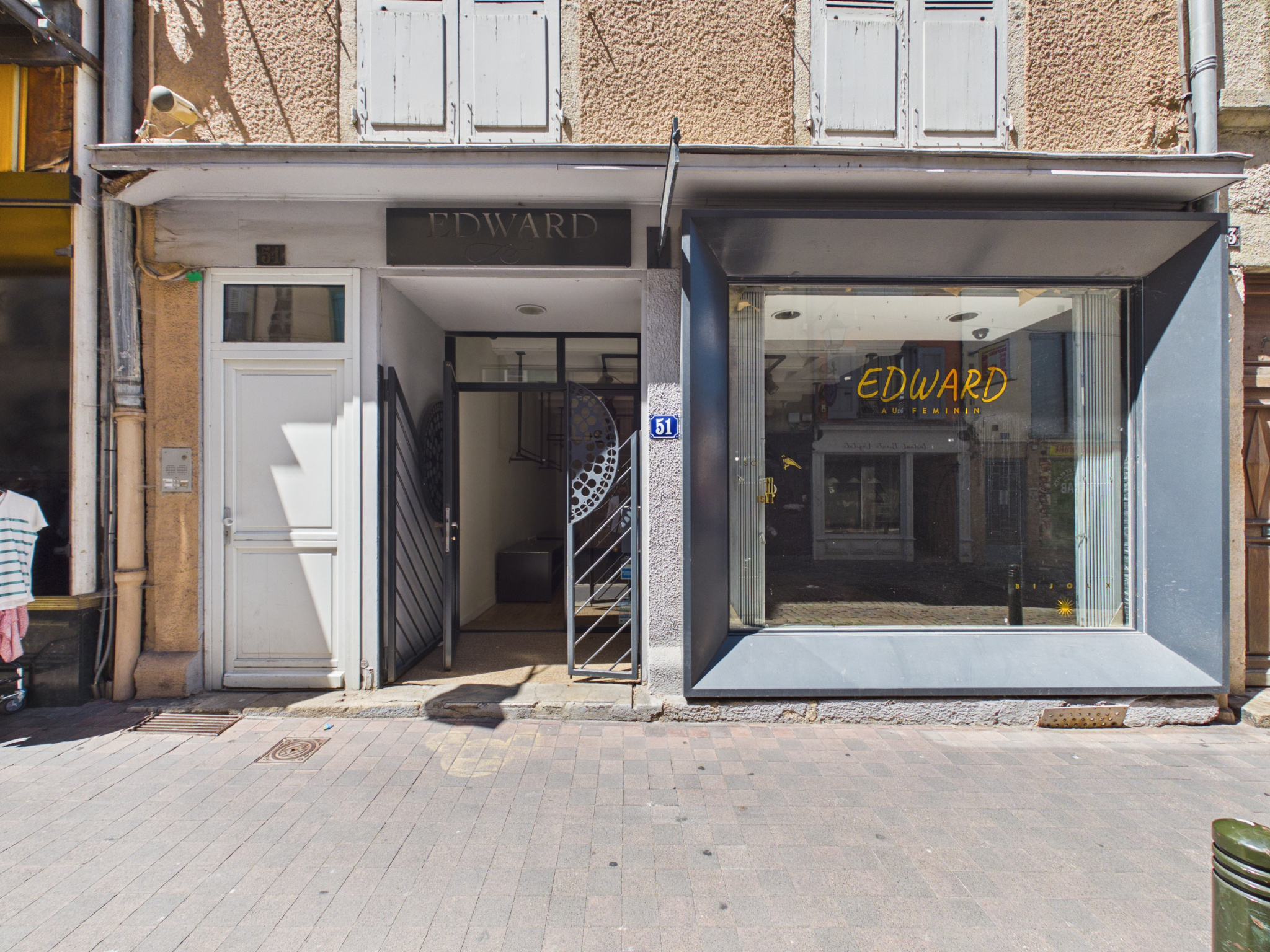 Local commercial centre-ville