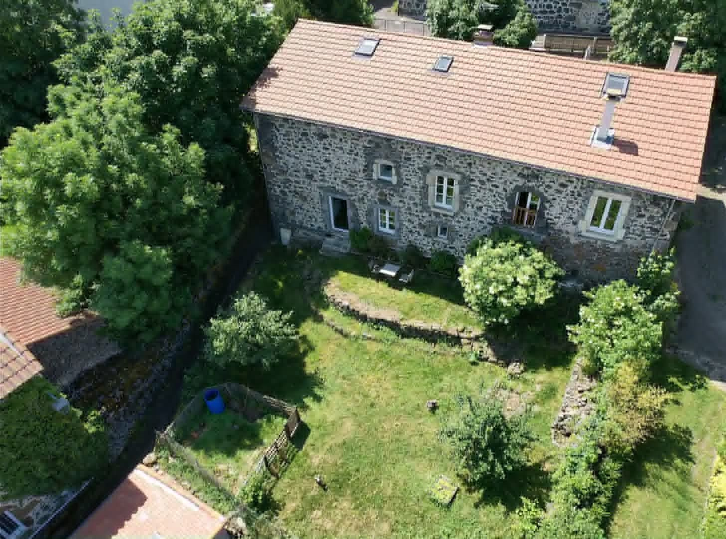 MAISON EN PIERRE 310M2 (DEUX LOGEMENTS POSSIBLES), TERRAIN 753M2