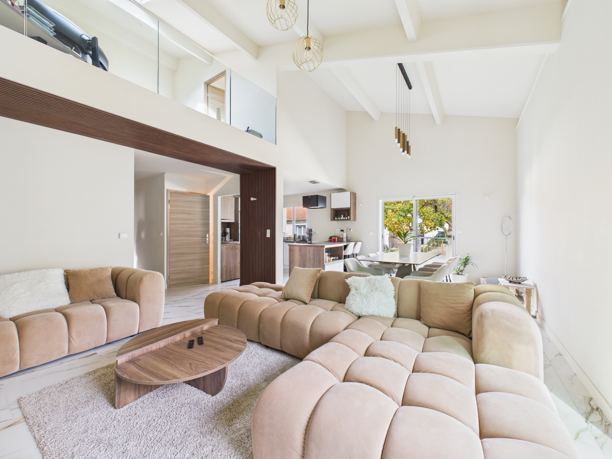 MAISON COMPTEMPORAINE DE 134M2 HABITABLES, GARAGE DOUBLE ET JARDIN