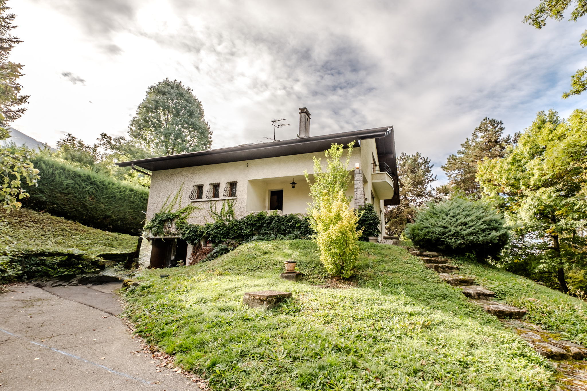 Machilly grande villa
