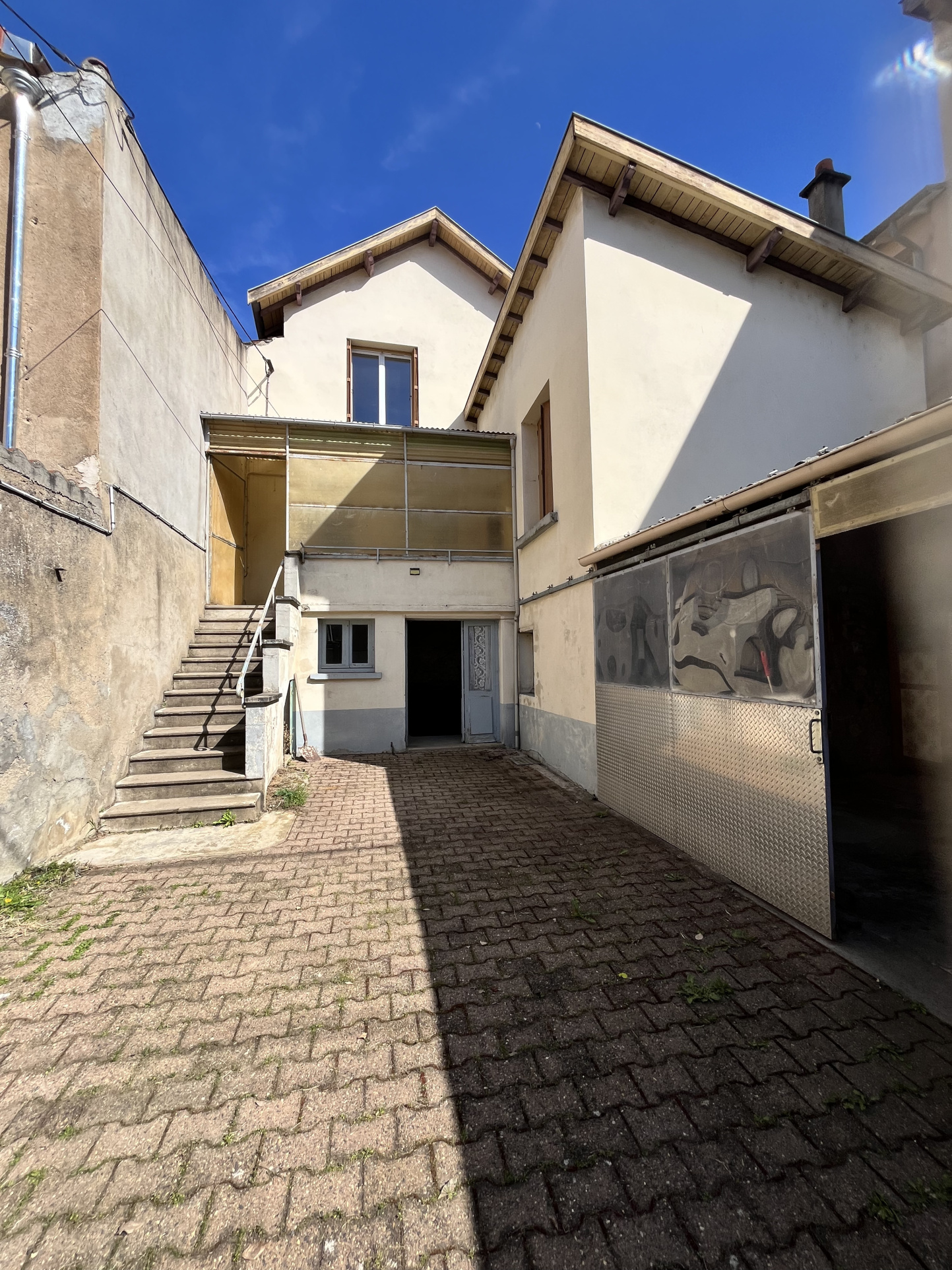 Maison 3 chambres avec cour