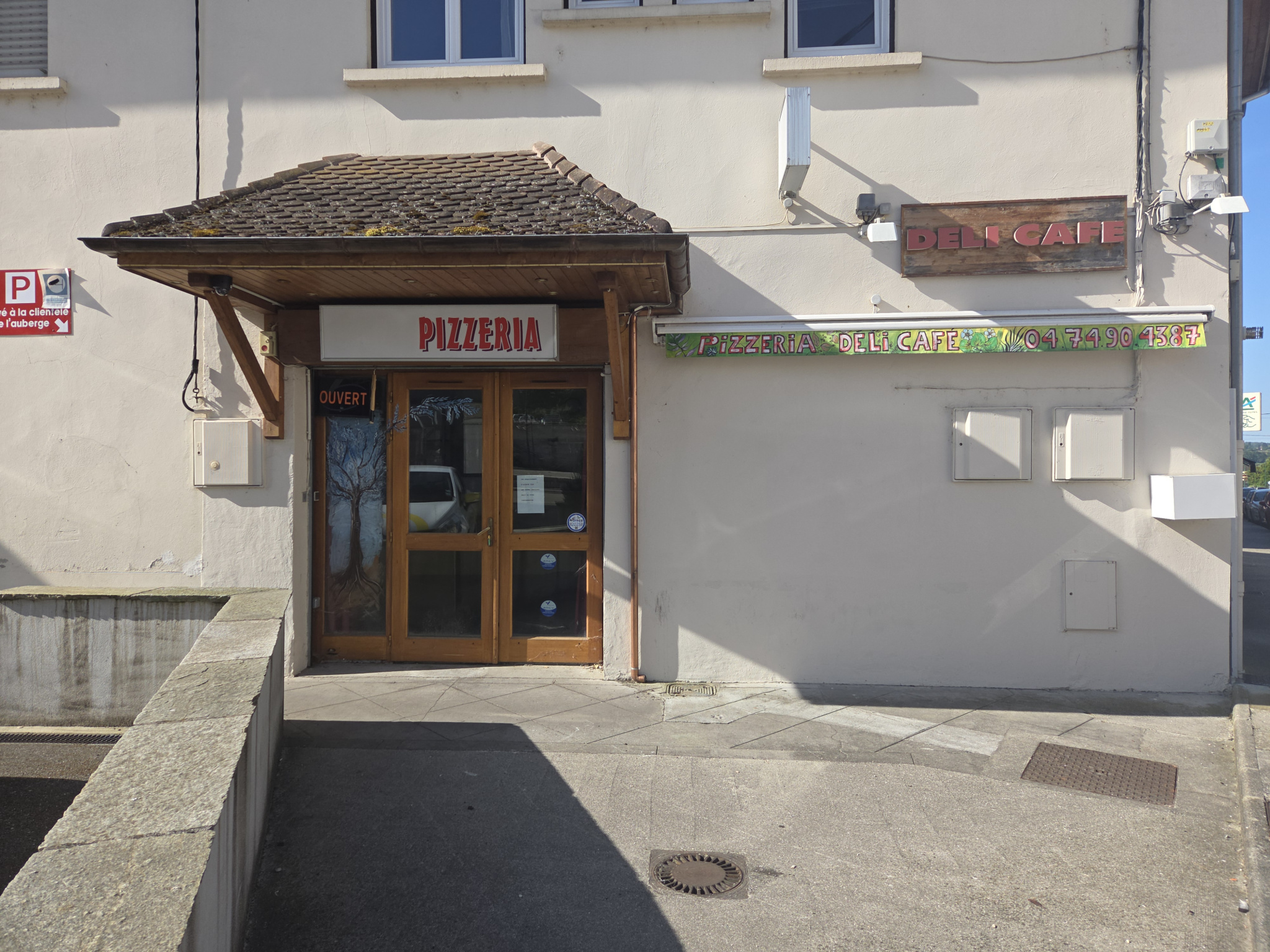 À VENDRE   Local commercial de 42 m2   Centre-ville des Avenières