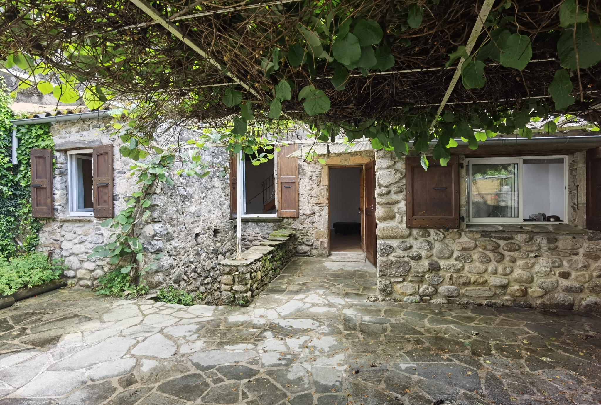 Maison de village 2 chambres 85m2 avec terrasse et cave