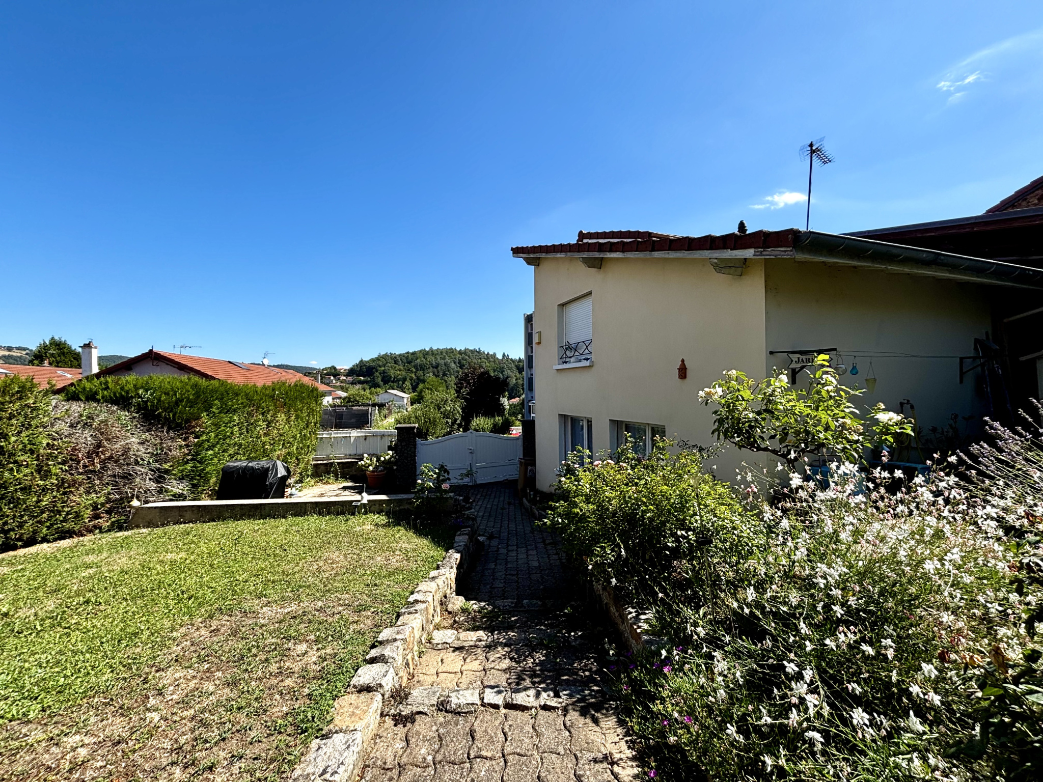 Maison 82 m2 avec jardin de 222 m2   Proche centre-ville