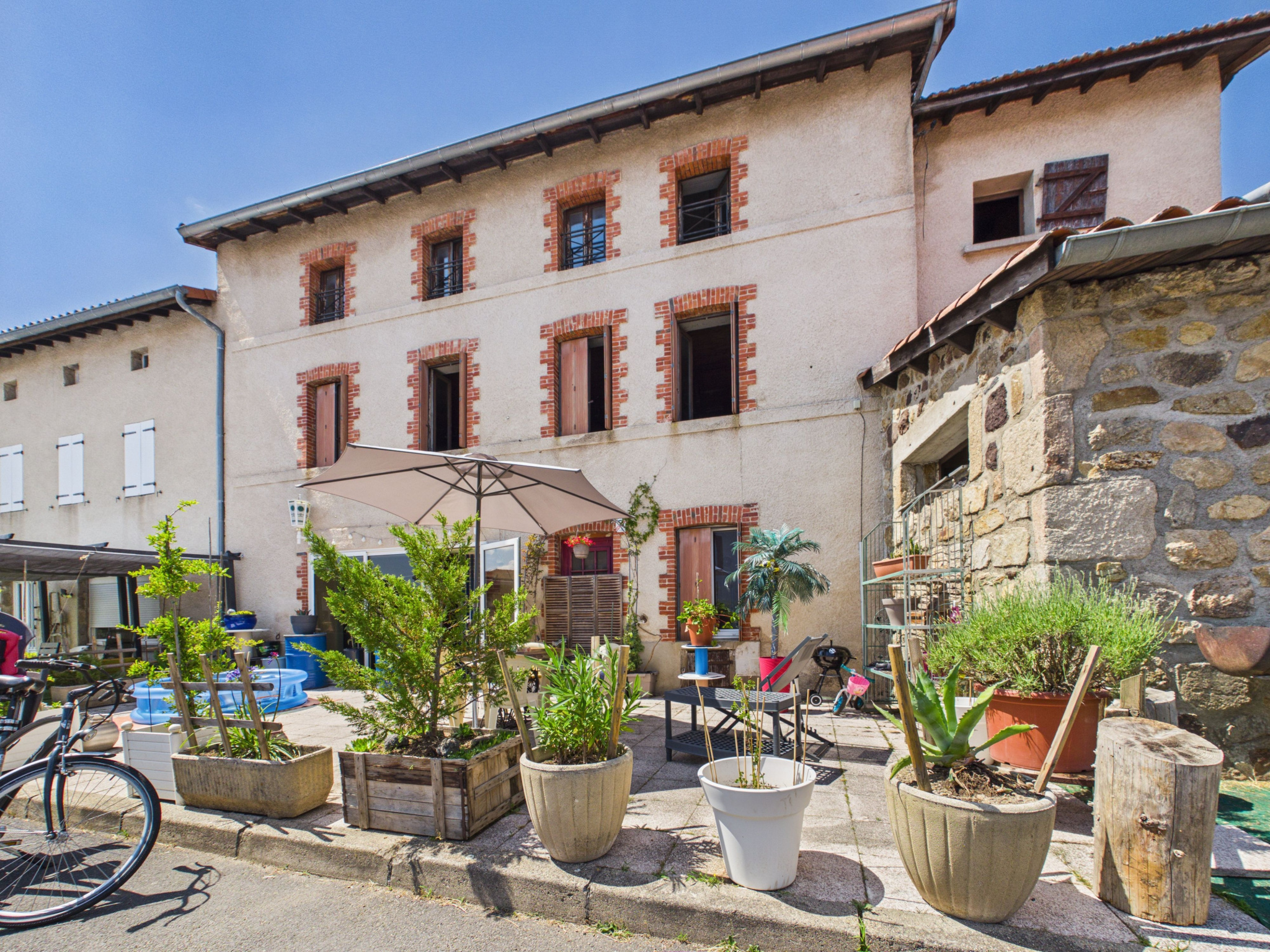 Grande maison avec fort potentiel locatif